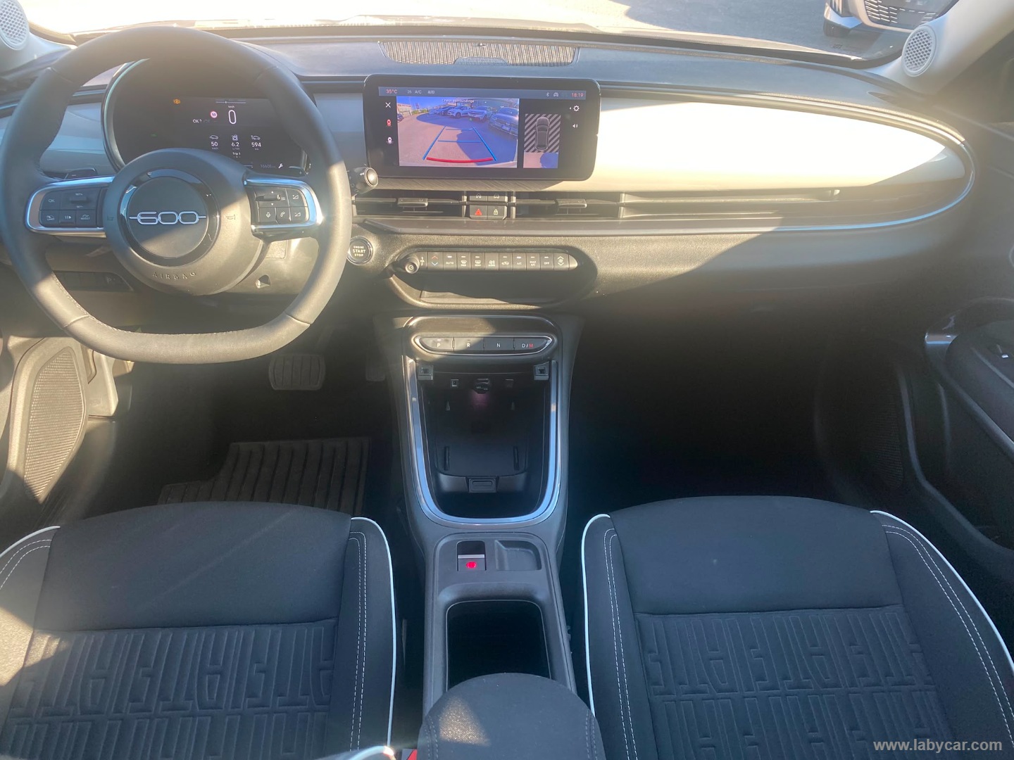 Fiat 600 Hybrid 145 CV DCT MHEV Icon - Immagine 13