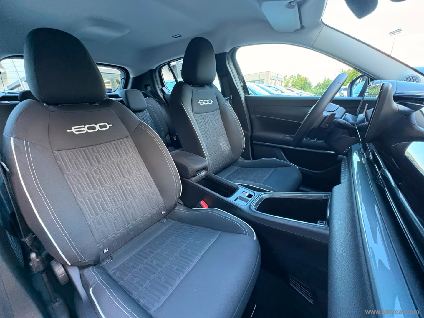 Fiat 600 Hybrid 145 CV DCT MHEV Icon - Immagine 13