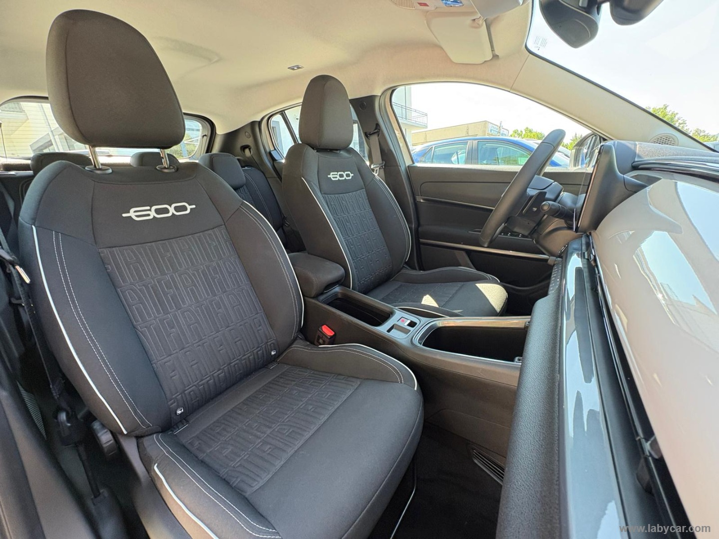 Fiat 600 Hybrid 145 CV DCT MHEV Icon - Immagine 13