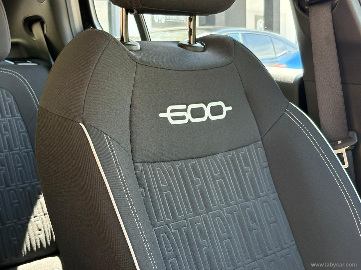 600 Hybrid 145 CV DCT MHEV Icon - immagine 13