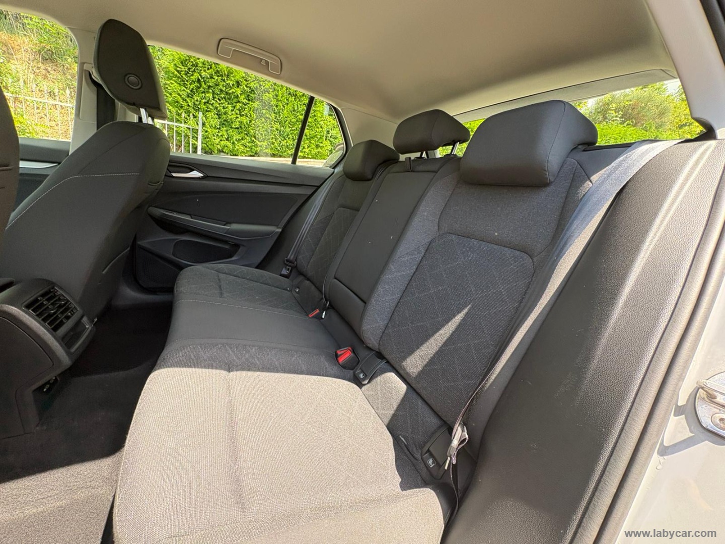 Volkswagen Golf 2.0 TDI 115 CV SCR Life - Immagine 13