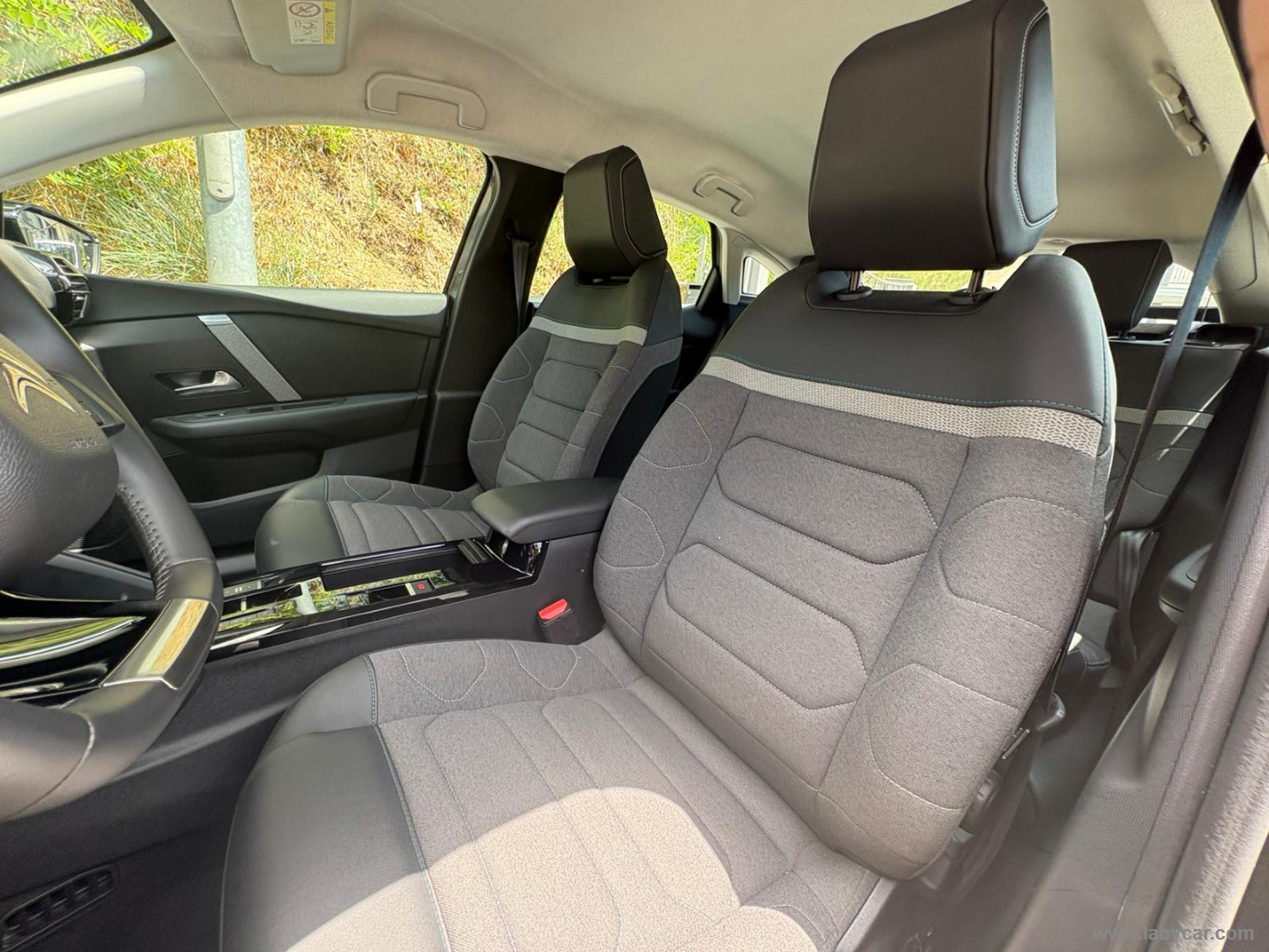 Citroën C4 Hybrid 136 e-DCS6 Plus - Immagine 13