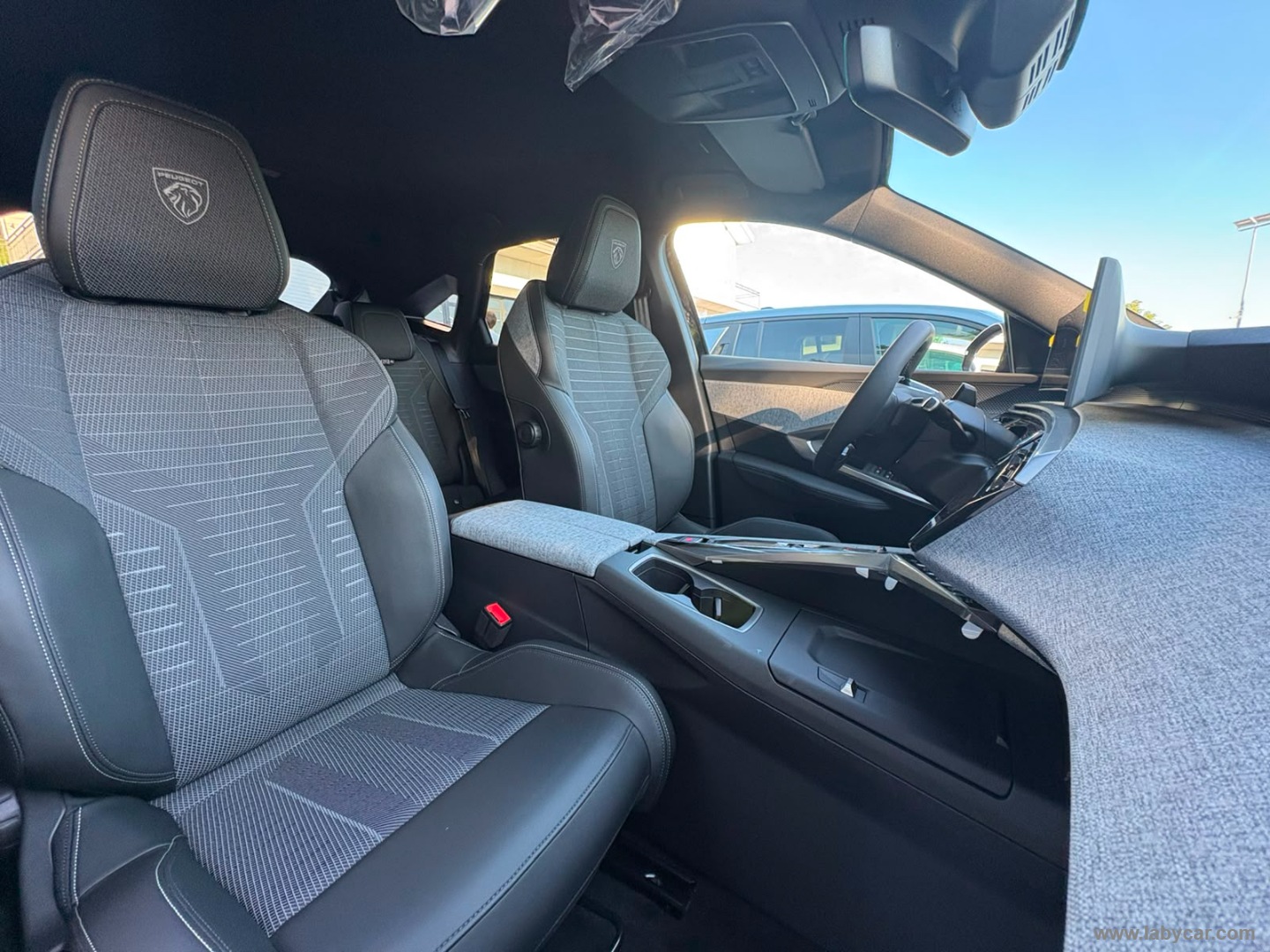 Peugeot 3008 Hybrid 145 e-DCS6 GT - Immagine 13