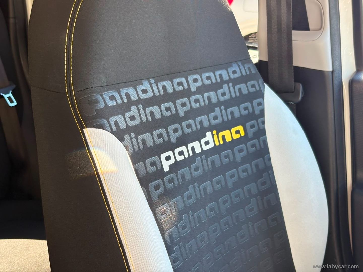 Fiat Panda 1.0 FireFly S&S Hybrid Pandina - Immagine 13