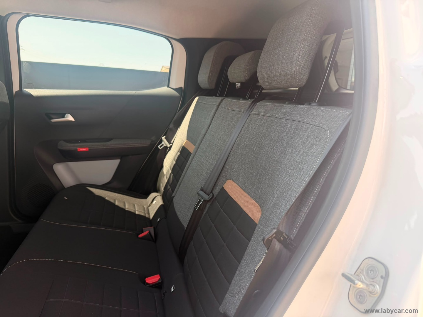 Citroën C3 Aircross PureTech Turbo 100 Plus - Immagine 13