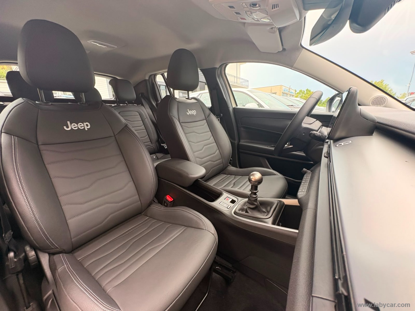 Jeep Avenger 1.2 Turbo Altitude - Immagine 13