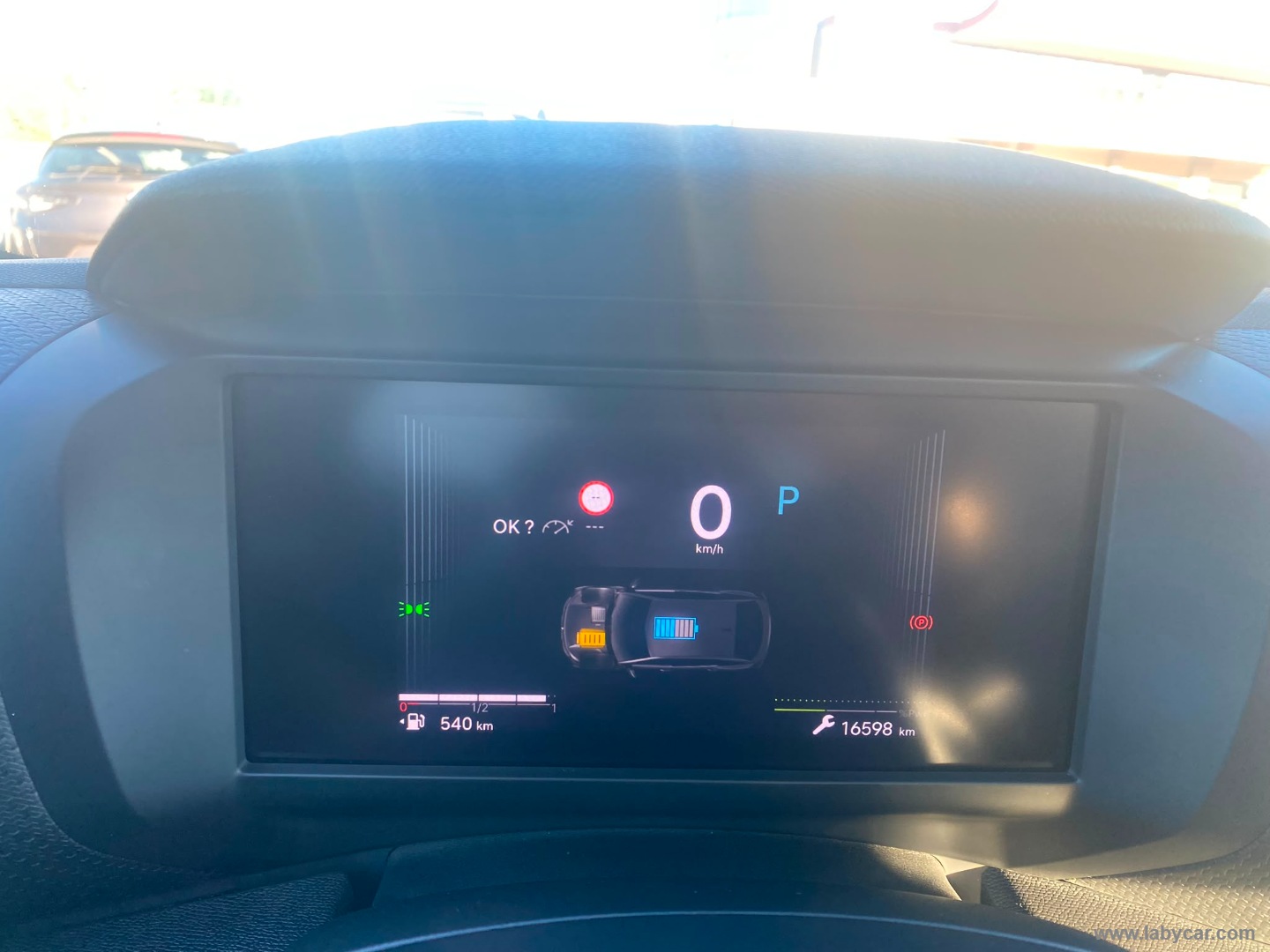 Citroën C4 Hybrid 145 e-DCS6 Plus - Immagine 13