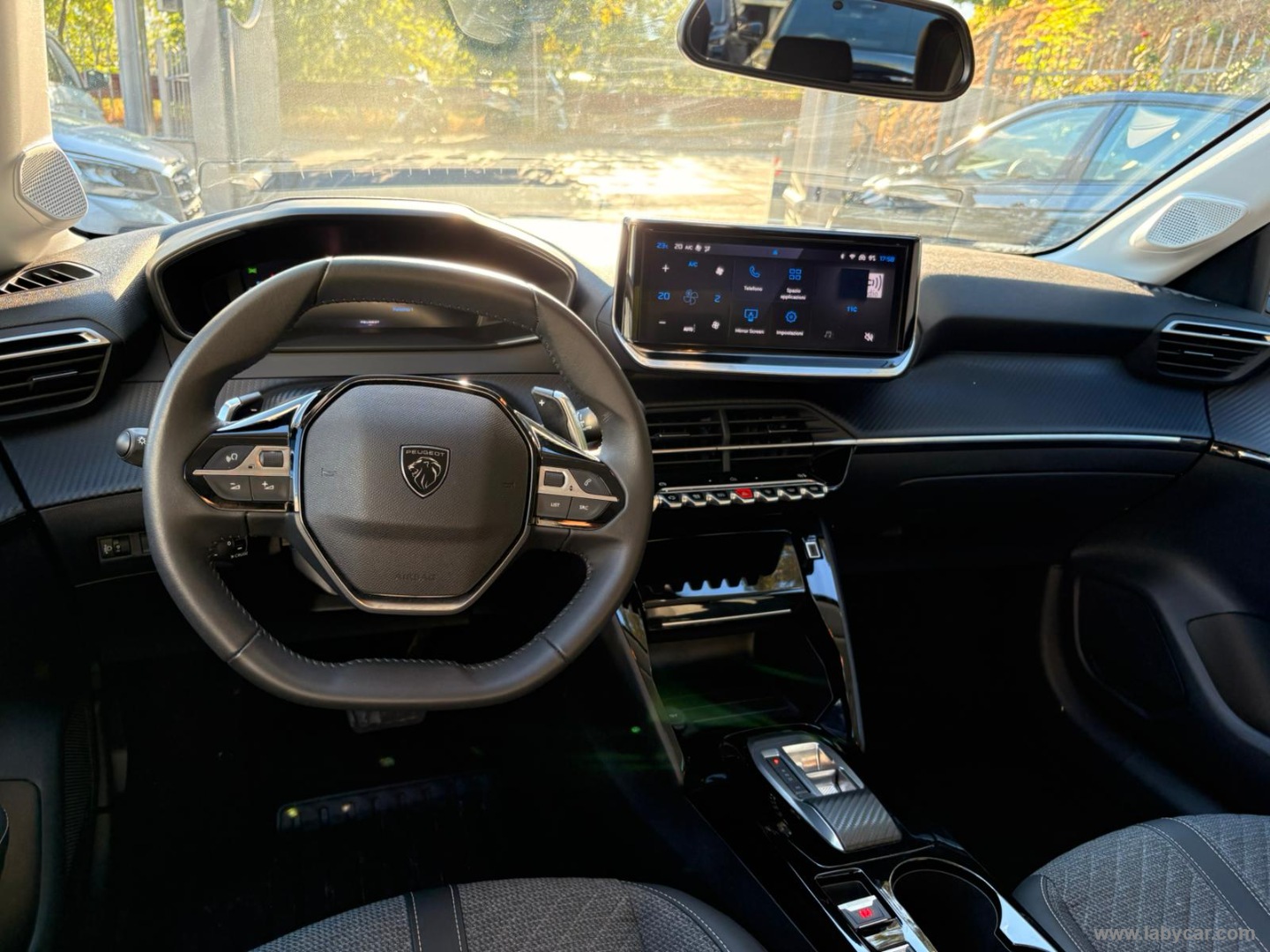 Peugeot 208 Hybrid 110 e-DCS6 Allure - Immagine 13
