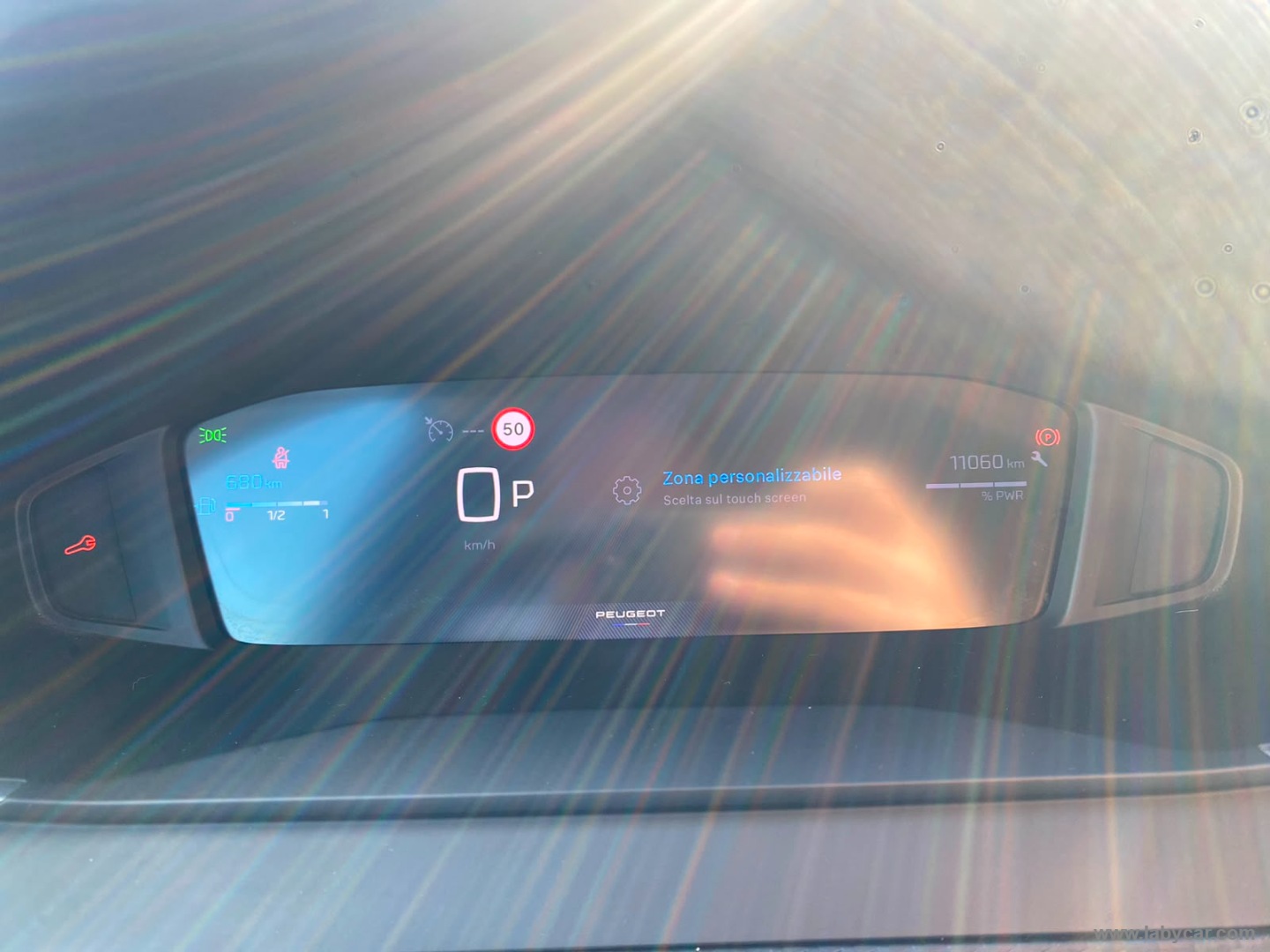 Peugeot 208 Hybrid 110 e-DCS6 Allure - Immagine 13