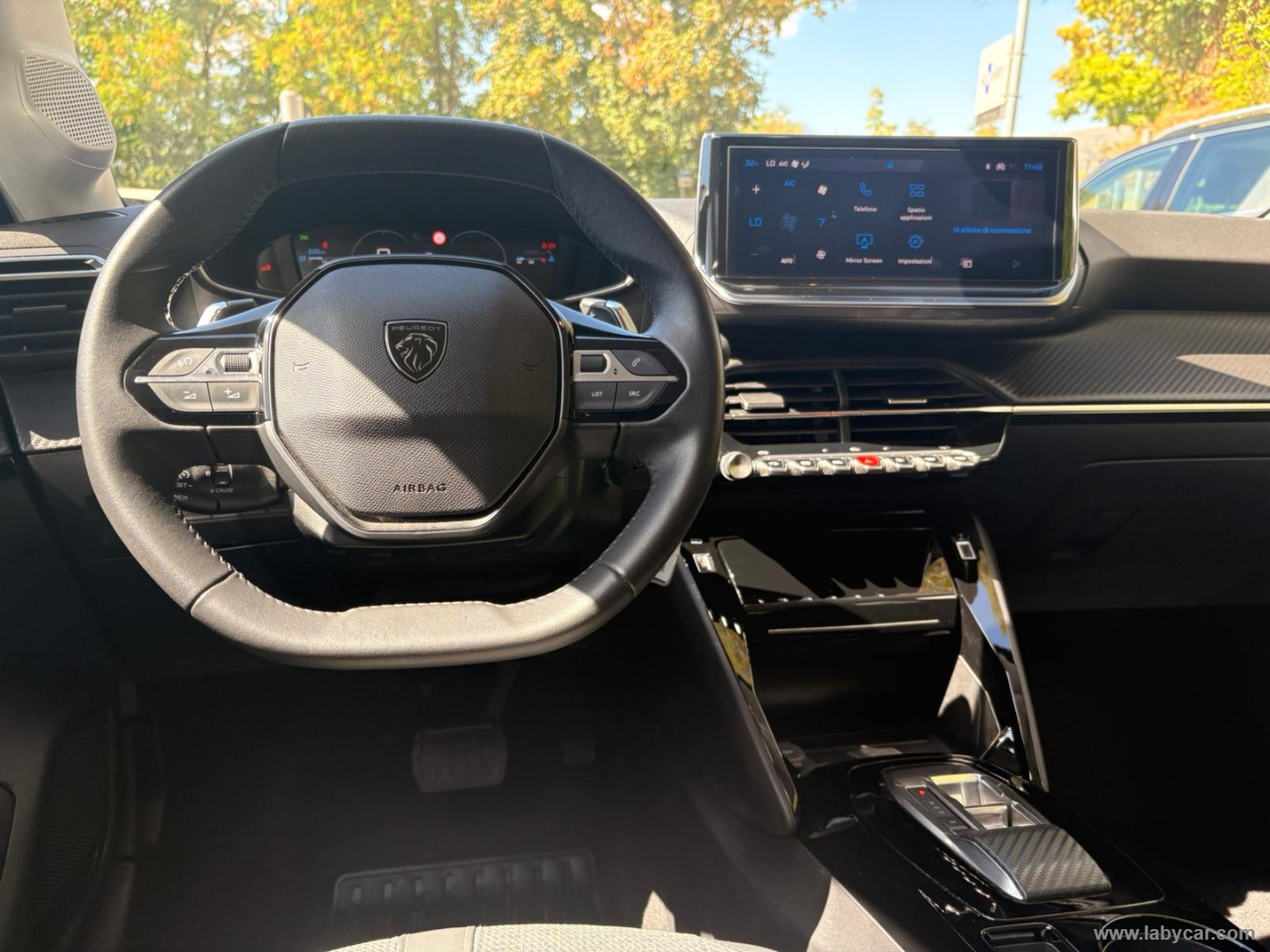 Peugeot 208 Hybrid 110 e-DCS6 Allure - Immagine 13