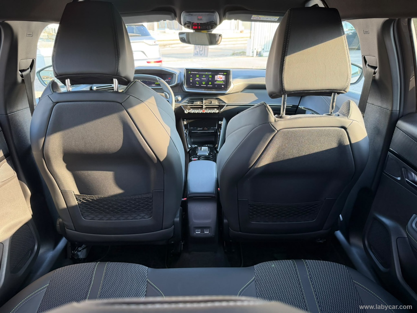 Peugeot 2008 PureTech 130 S&S EAT8 GT - Immagine 13