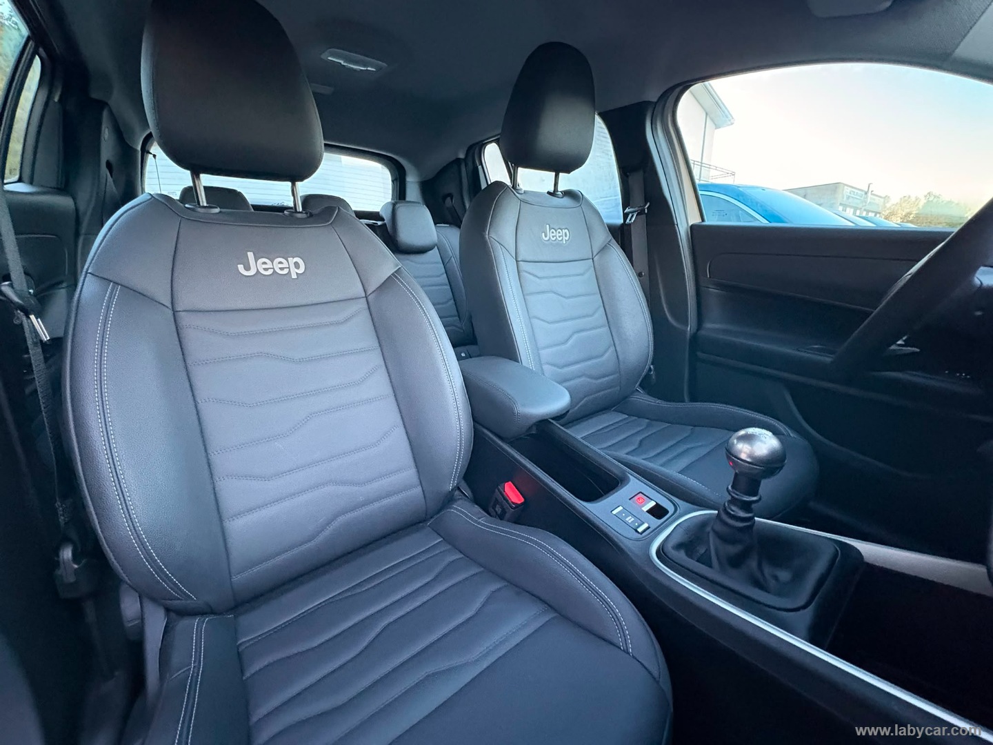Jeep Avenger 1.2 Turbo Altitude - Immagine 13