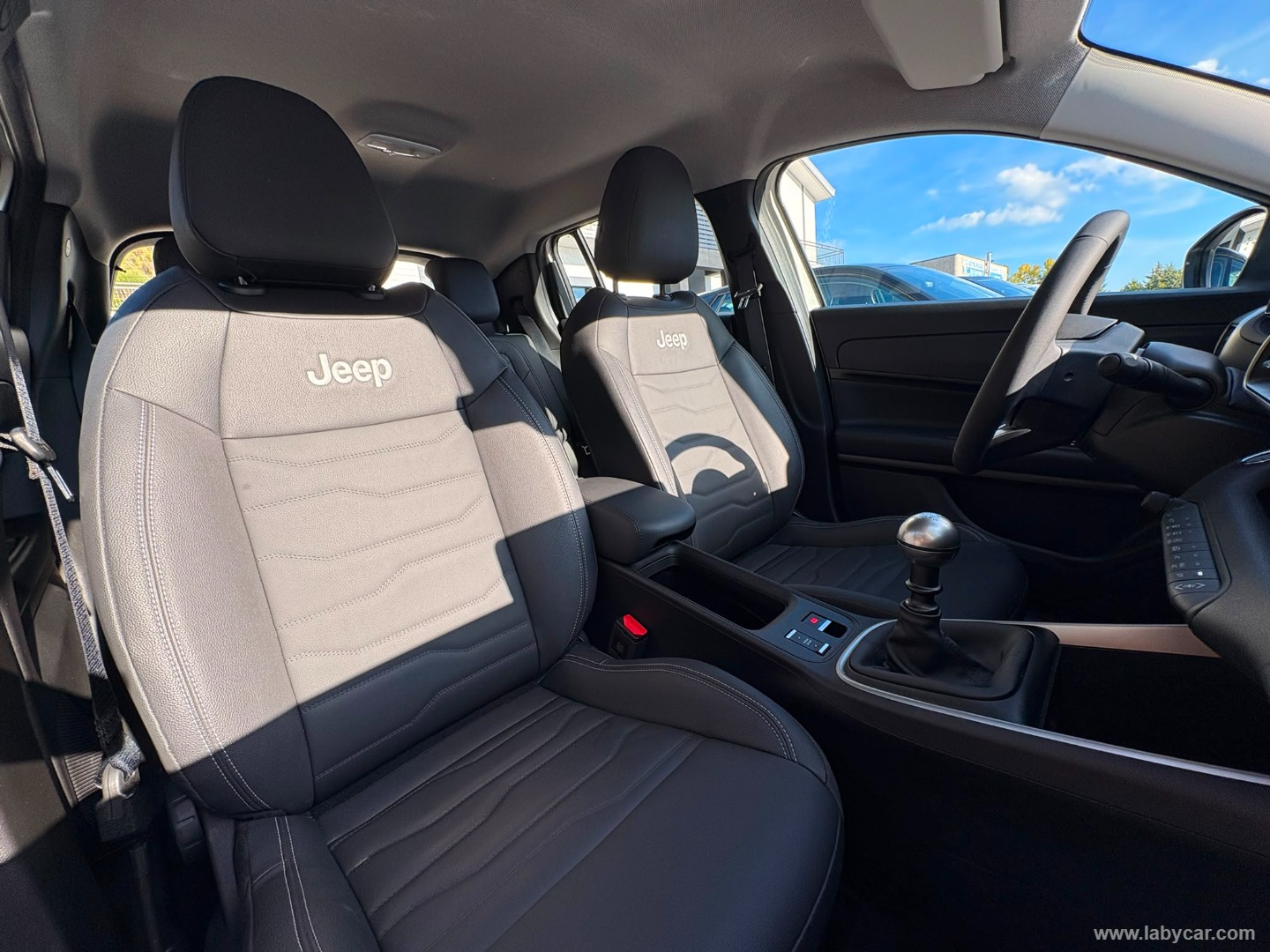Jeep Avenger 1.2 Turbo Altitude - Immagine 13