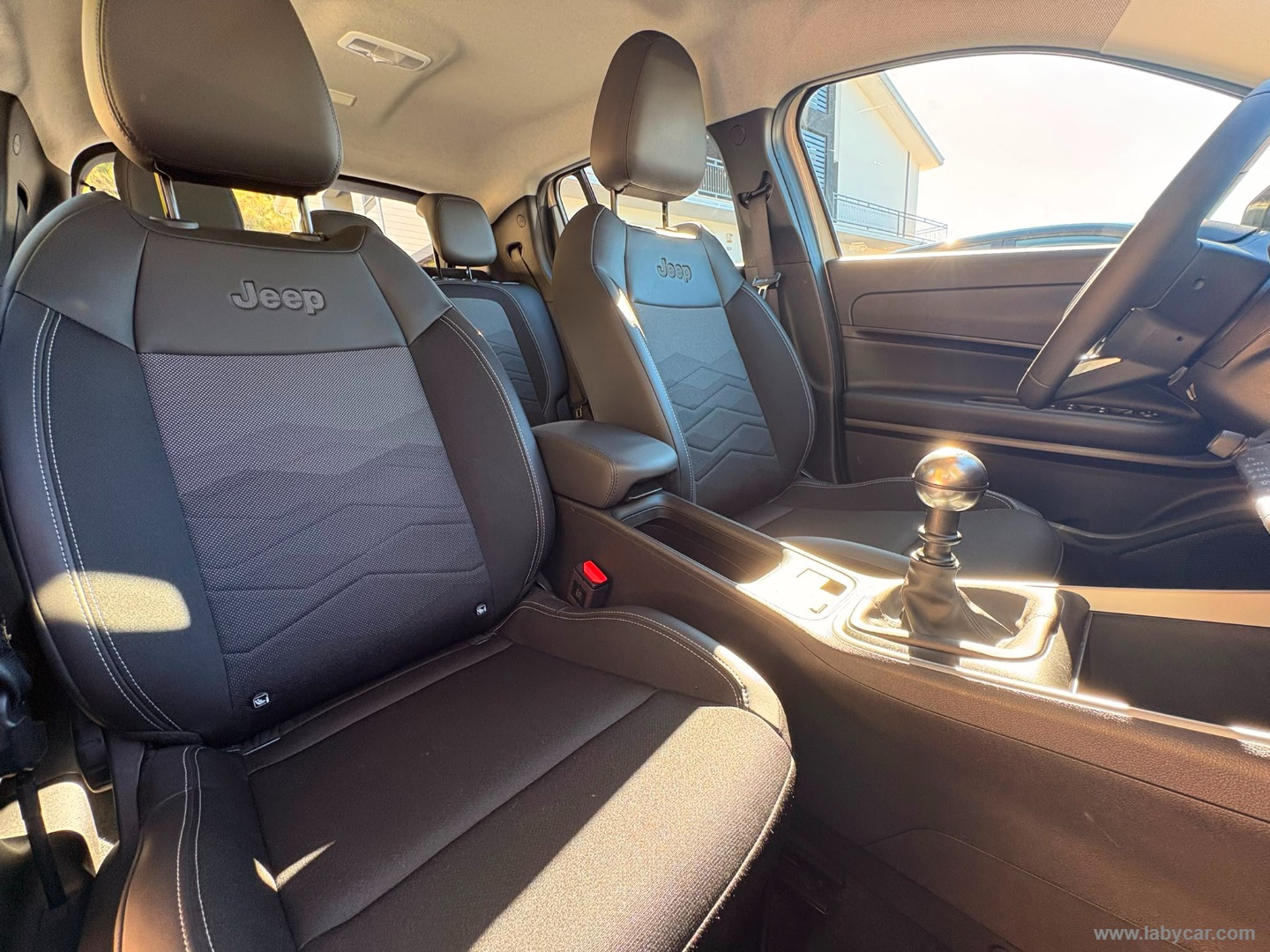 Jeep Avenger 1.2 Turbo Altitude - Immagine 13