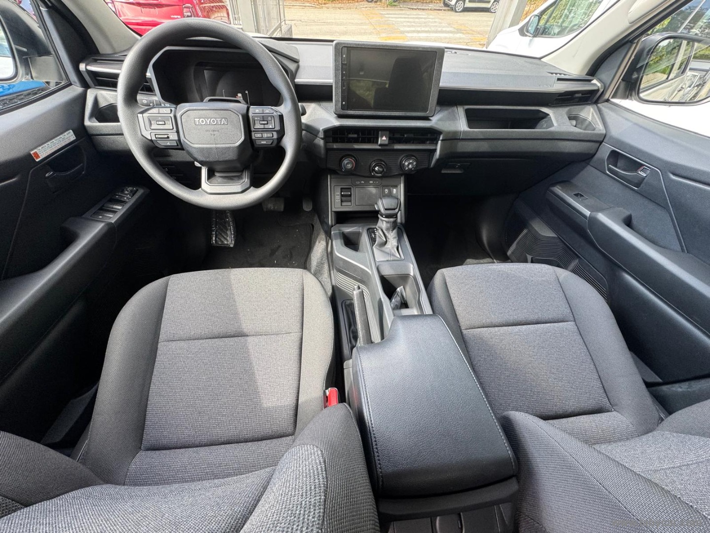 Toyota Hilux 2.8 D-4D 48V A/T 4WD DC Hilux - Immagine 13