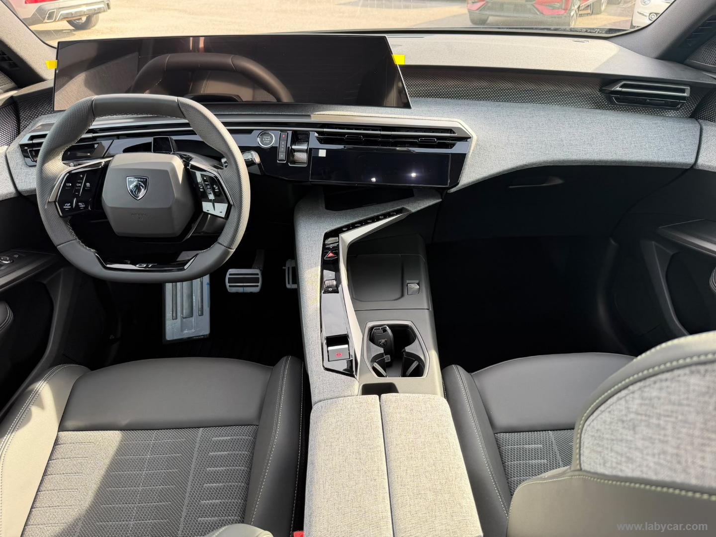 Peugeot 3008 Hybrid 145 e-DCS6 GT - Immagine 13