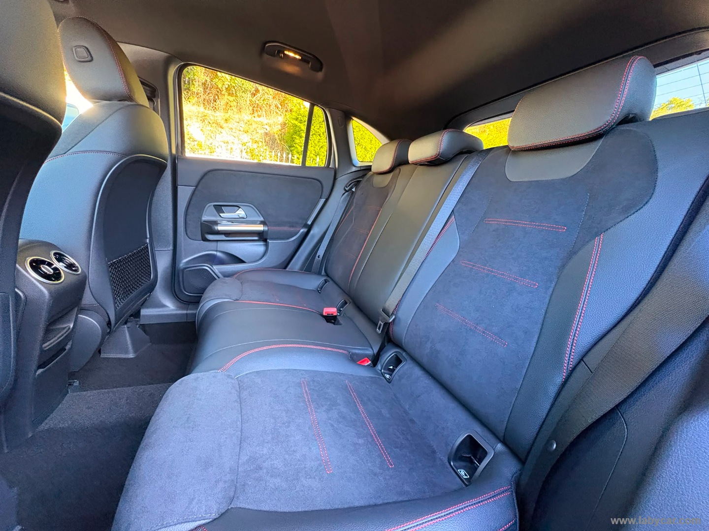 Mercedes-Benz Classe GLA 200 d Automatic AMG Line Extra - Immagine 13
