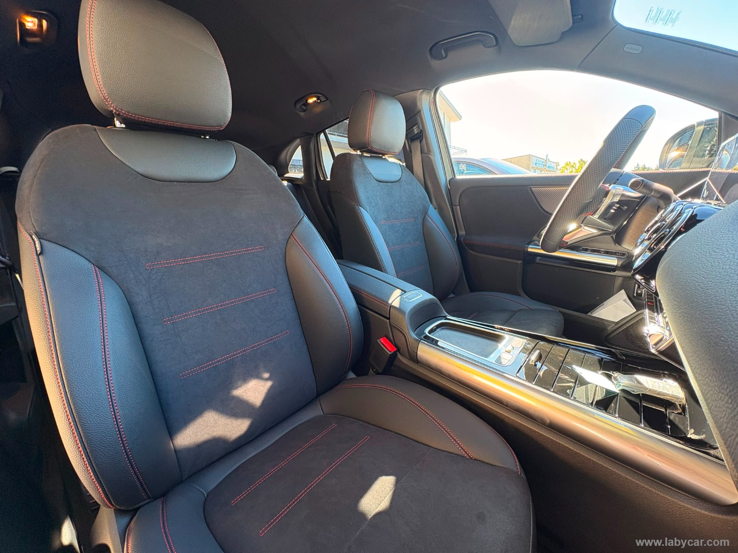 Mercedes-Benz Classe GLA 200 d Automatic AMG Line Extra - Immagine 13