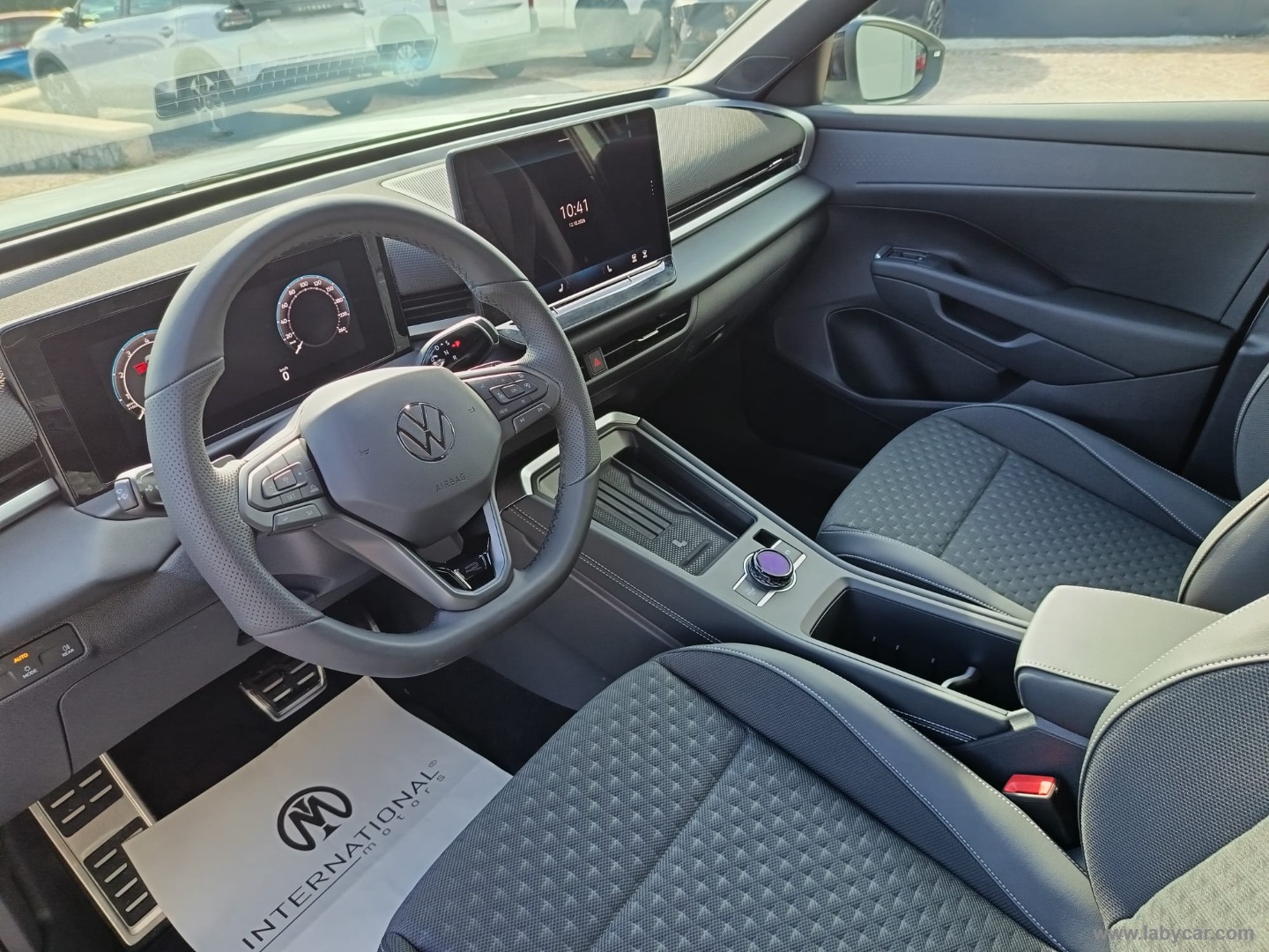 Volkswagen T-Roc 1.5 eTSI ACT 150 CV DSG R-Line - Immagine 13