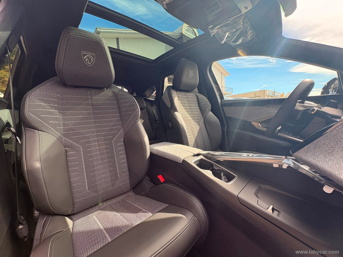 Peugeot 3008 Hybrid 145 e-DCS6 GT - Immagine 13