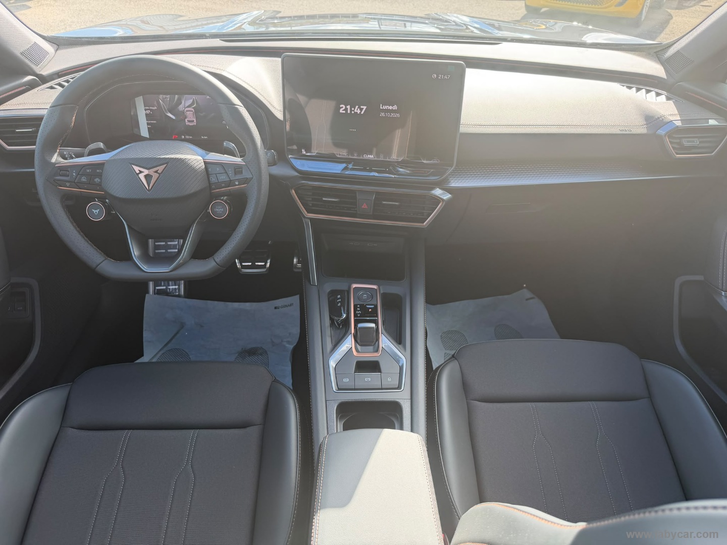 CUPRA Formentor 1.5 e-Hybrid DSG - Immagine 13
