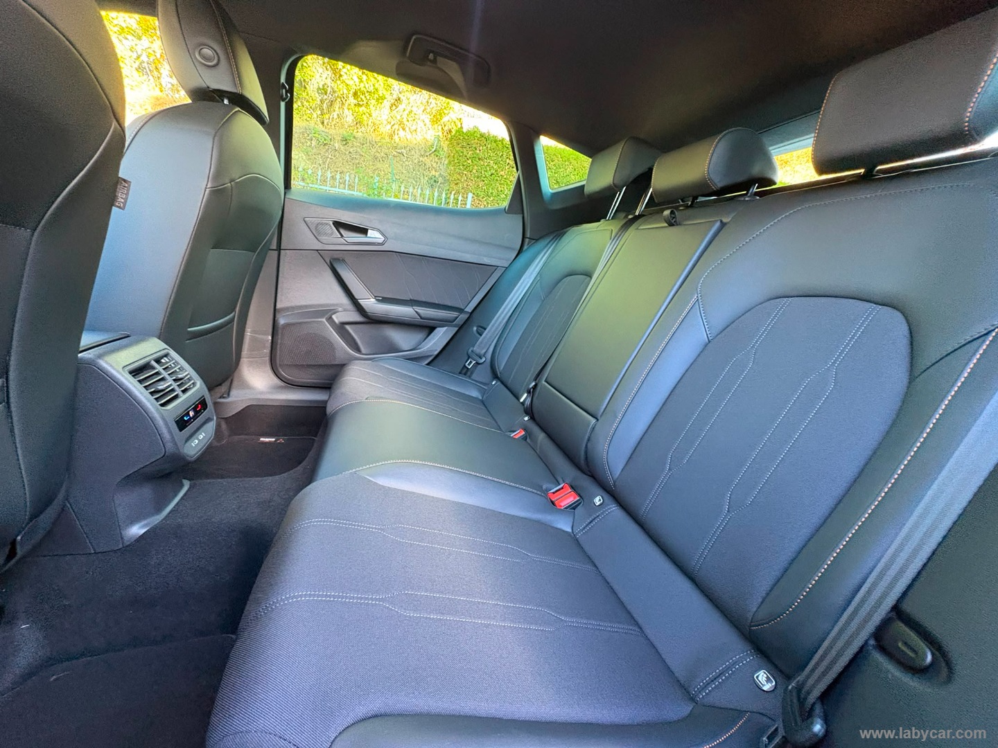 CUPRA Formentor 1.5 e-Hybrid DSG Business - Immagine 13