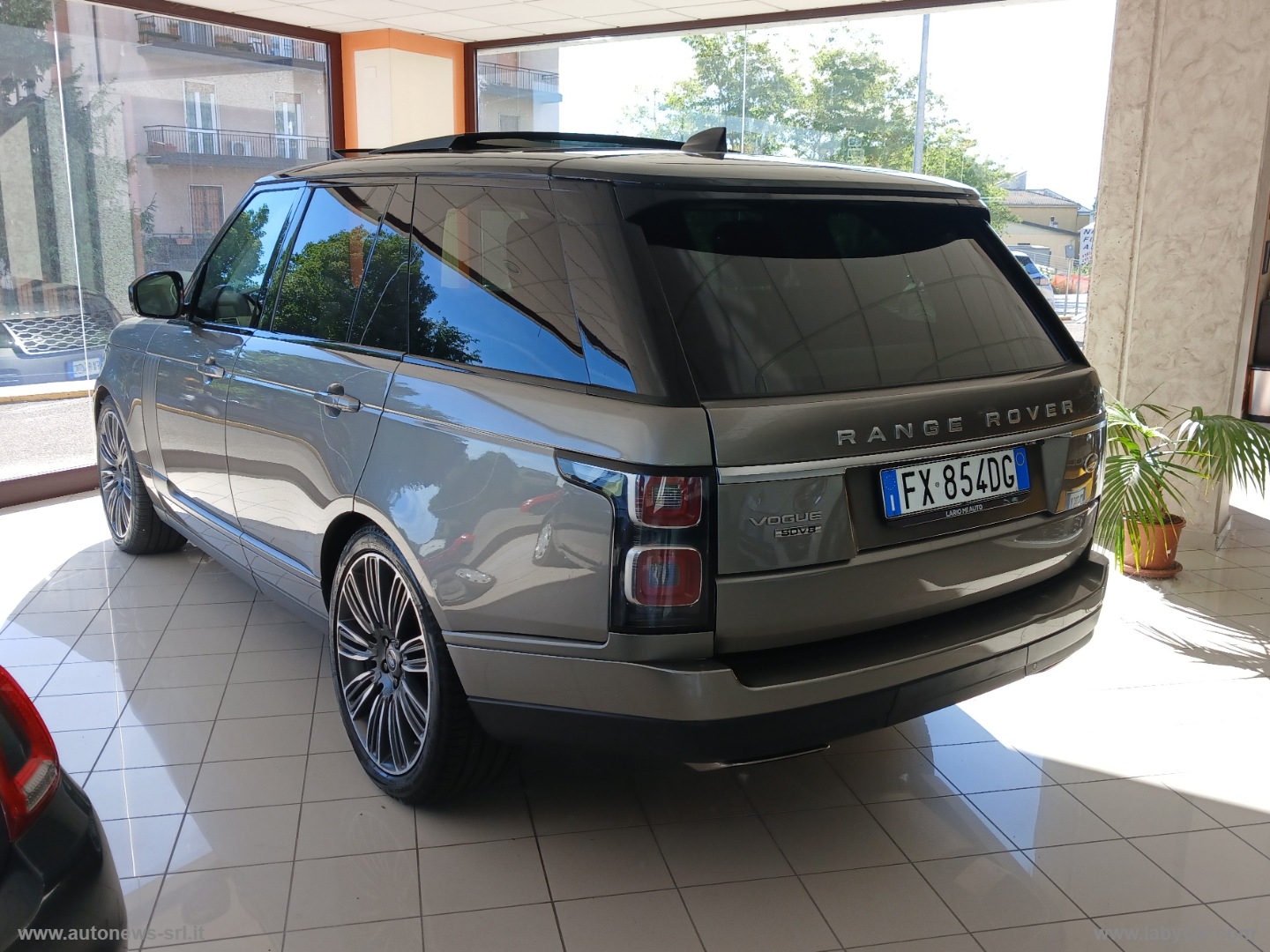 Range Rover 4.4 SDV8 FULL OPTIONAL FULL OPTIONAL TAGLIANDO APPENA ESEGUITO - immagine 13