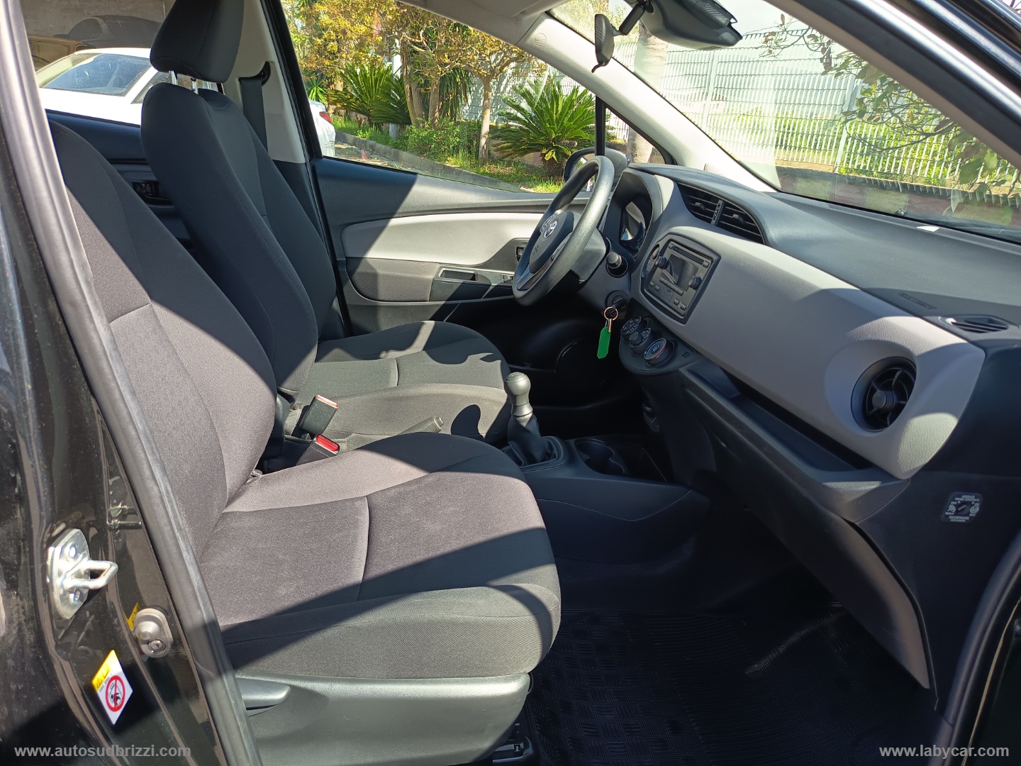 Yaris 1.0 72 CV 5p. Cool SOLO 29.000 KM - immagine 13