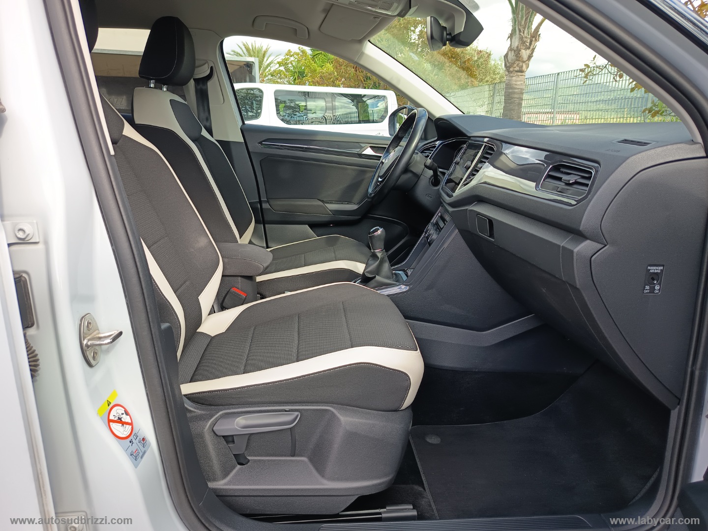 T-Roc 1.6 TDI SCR Advanced BlueMot.Tech. NAVI+RETRO - immagine 13