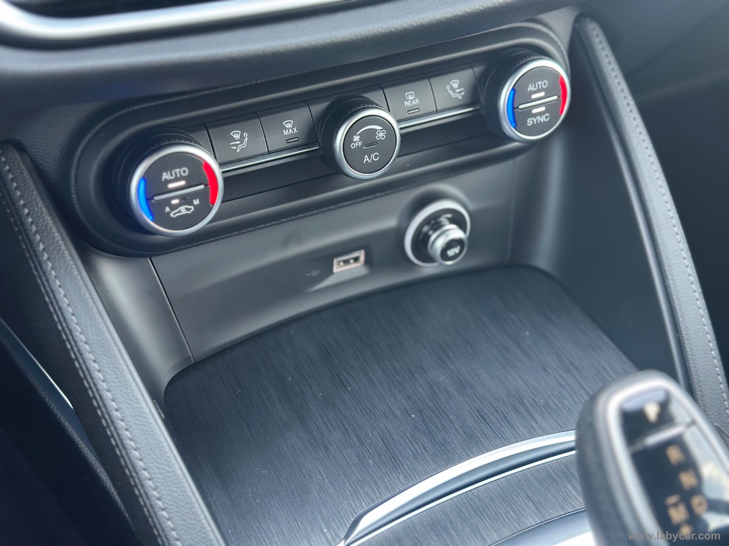 Stelvio 2.2 T.diesel 190 CV AT8 Q4 Bus. - immagine 13