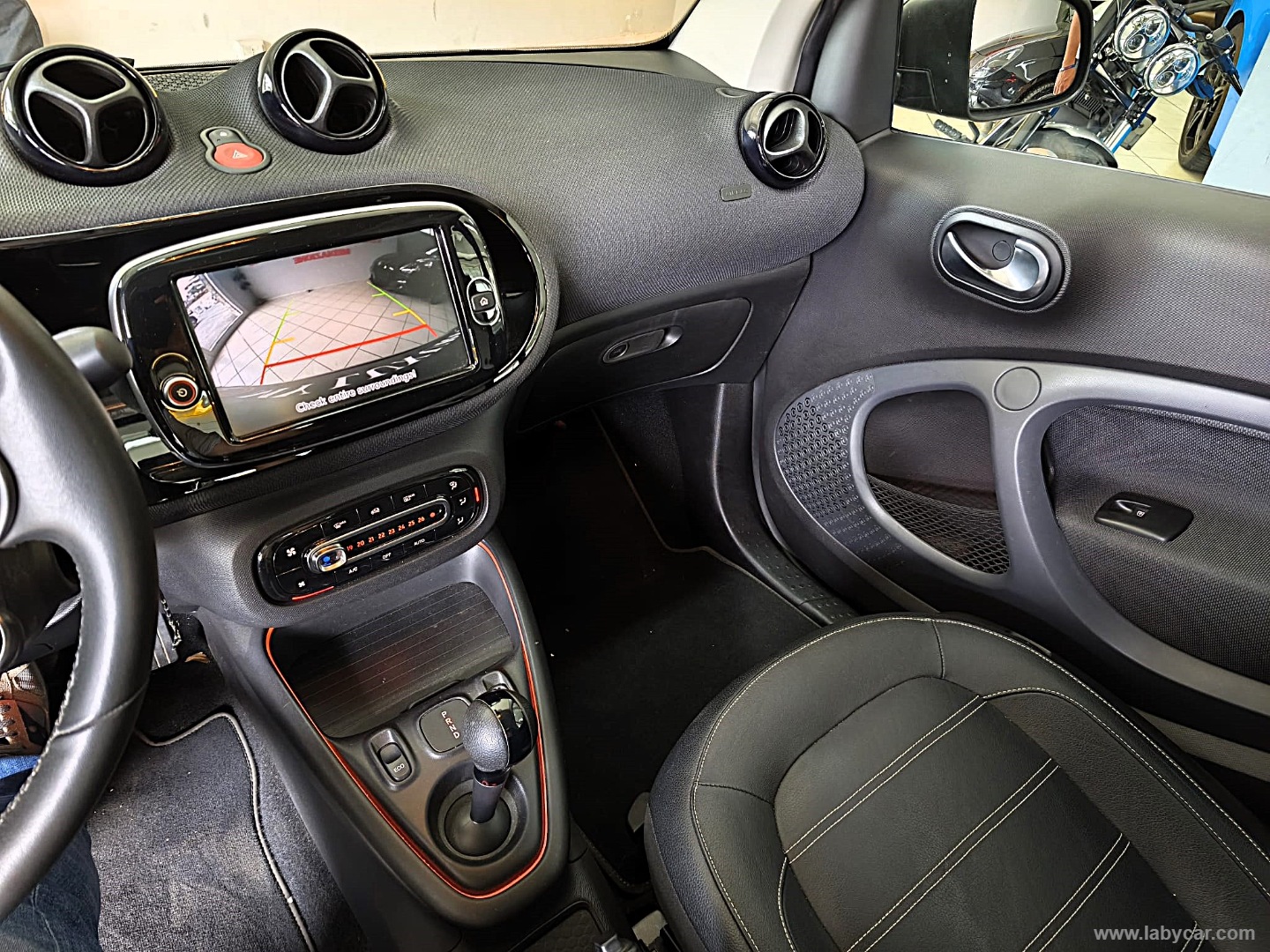 fortwo EQ BRABUS Style 39.000KM - immagine 13