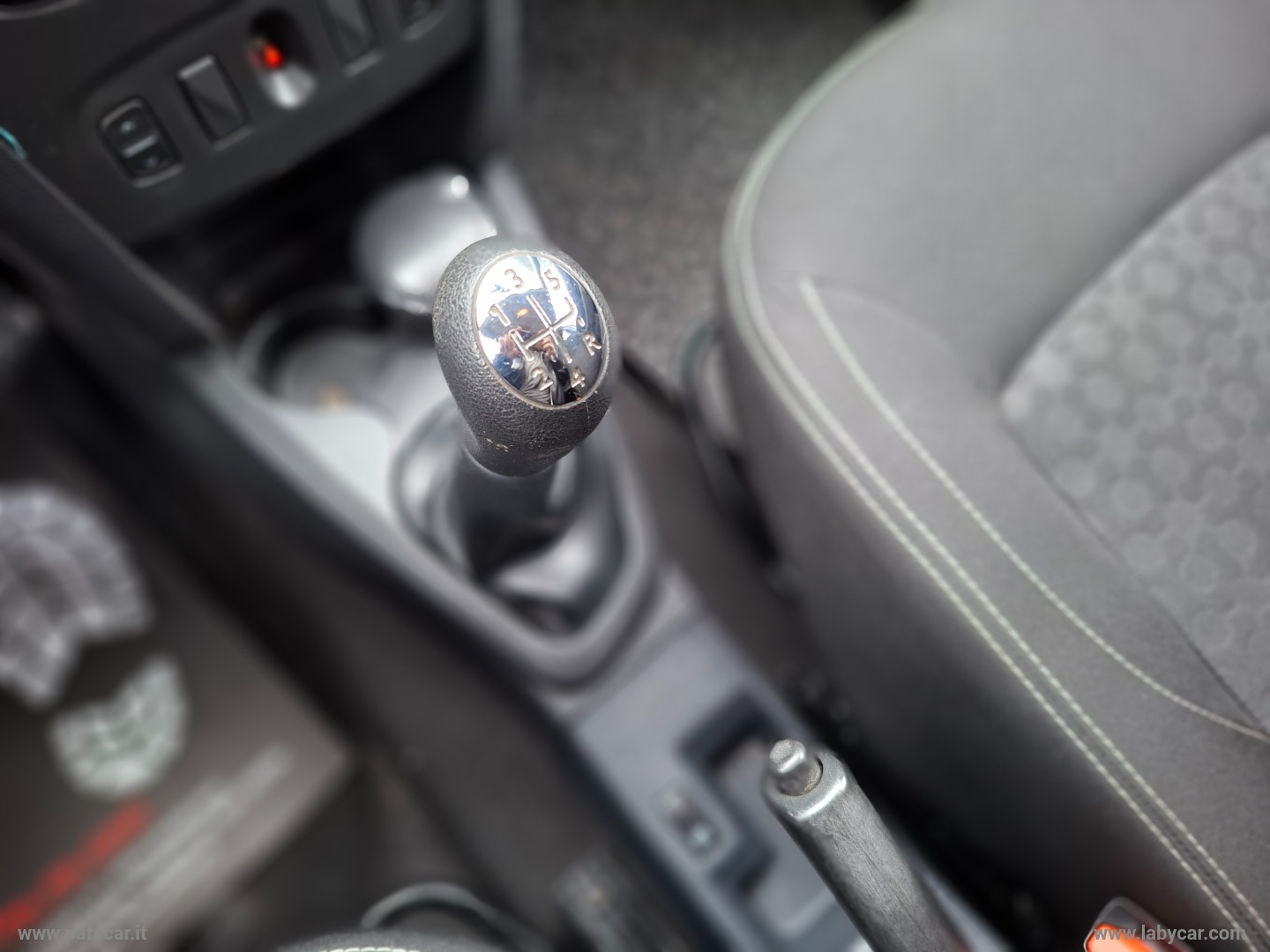 Logan MCV 1.5 dCi 8V 75 CV S&S Ambiance - immagine 13