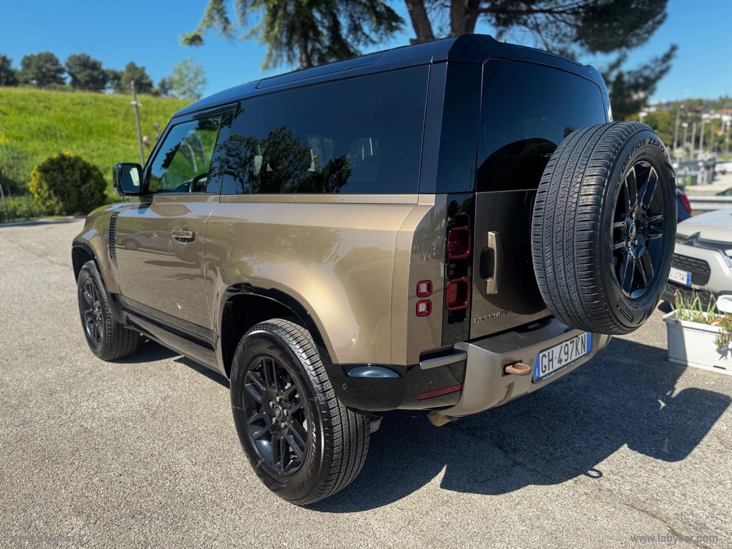 Defender 90 3.0D I6 200 CV X-Dynamic S - immagine 13