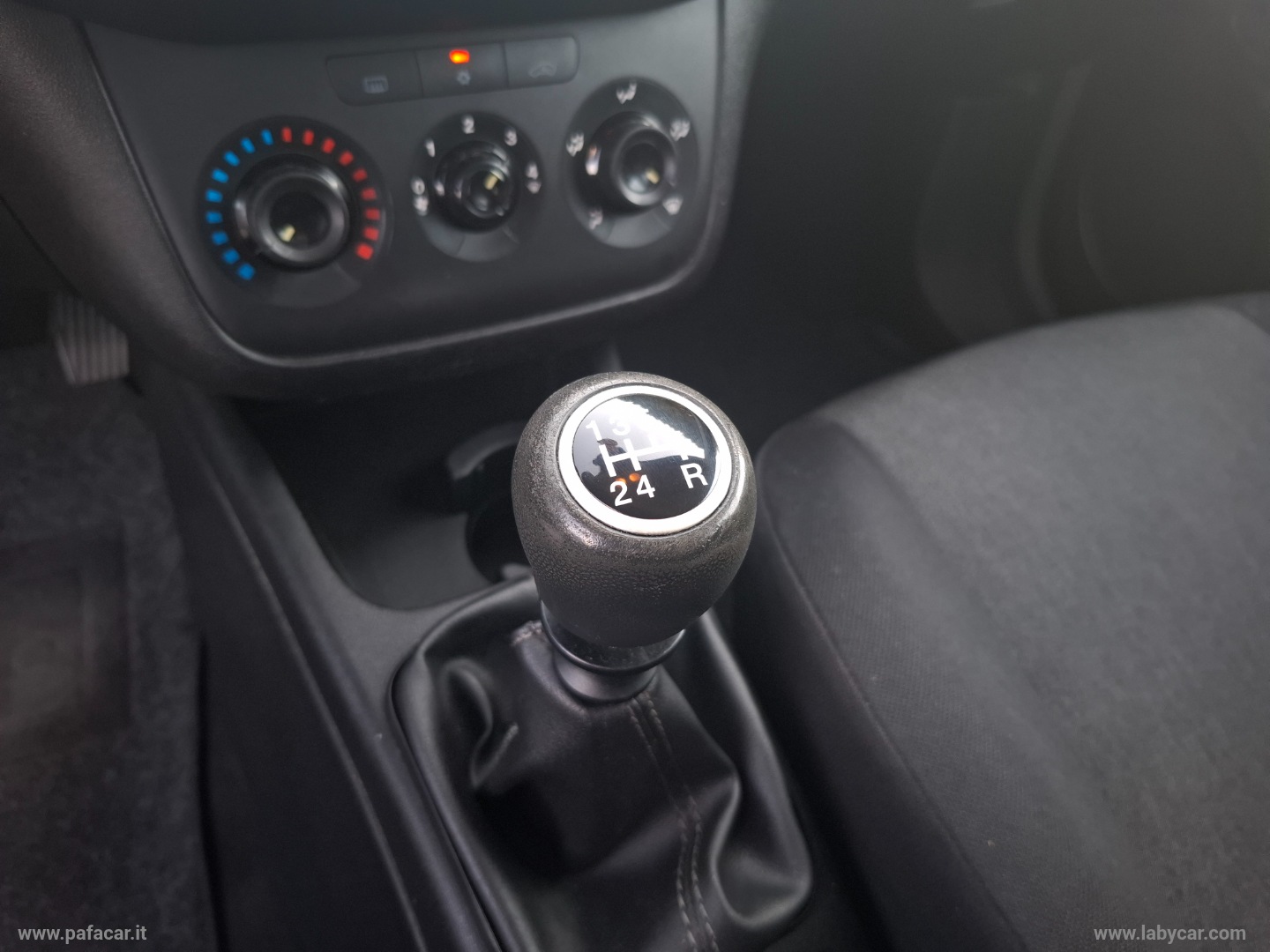 Punto 1.4 8V 5p. Natural Power Lounge - immagine 13