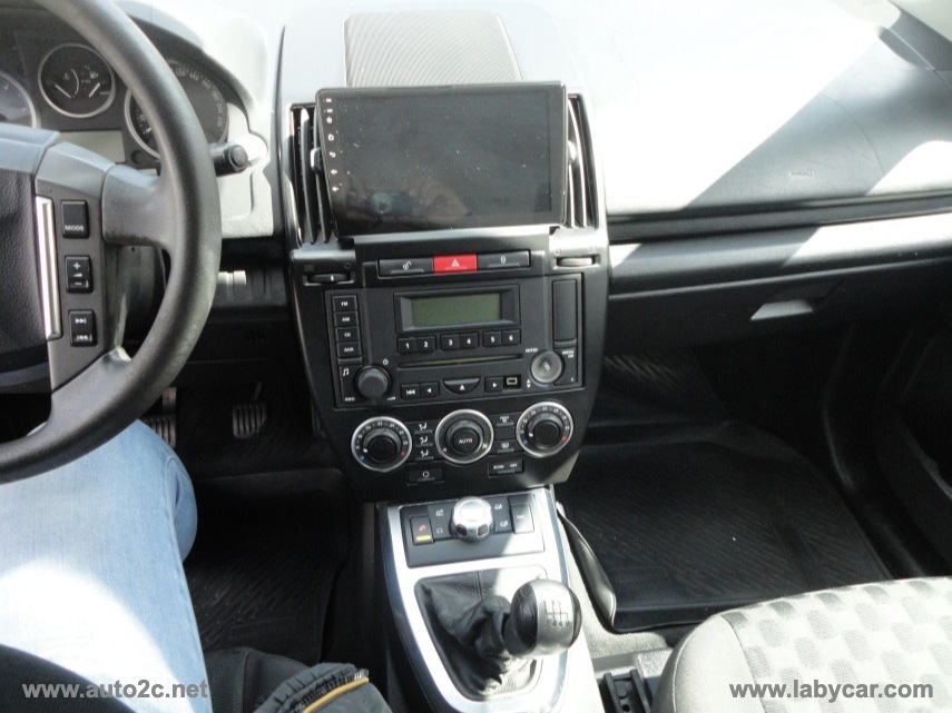 Freelander 2.2 TD4 S.W. SE - immagine 13