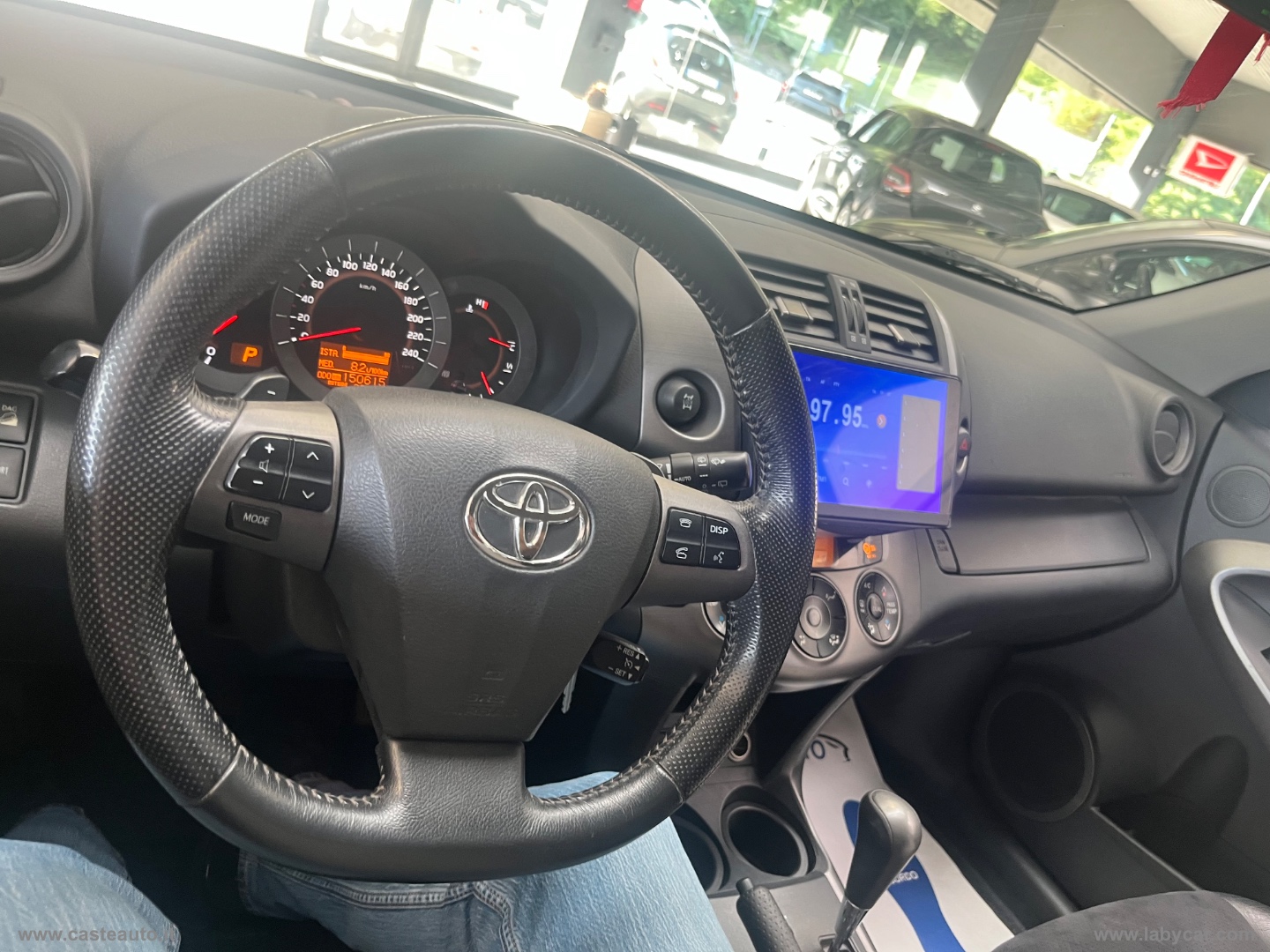 RAV4 Crossover 2.2 D-Cat A/T 150 CV Lux. - immagine 13