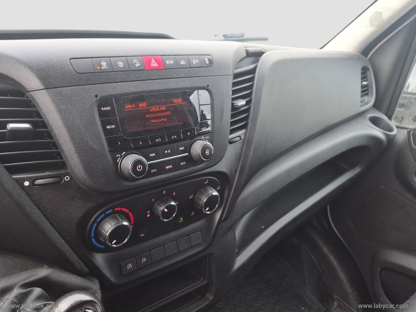 Daily 35S14HV 2.3 HPT PM-TM Furg. IVECO DAILY PASSO MEDIO TETTO ALTO - immagine 13
