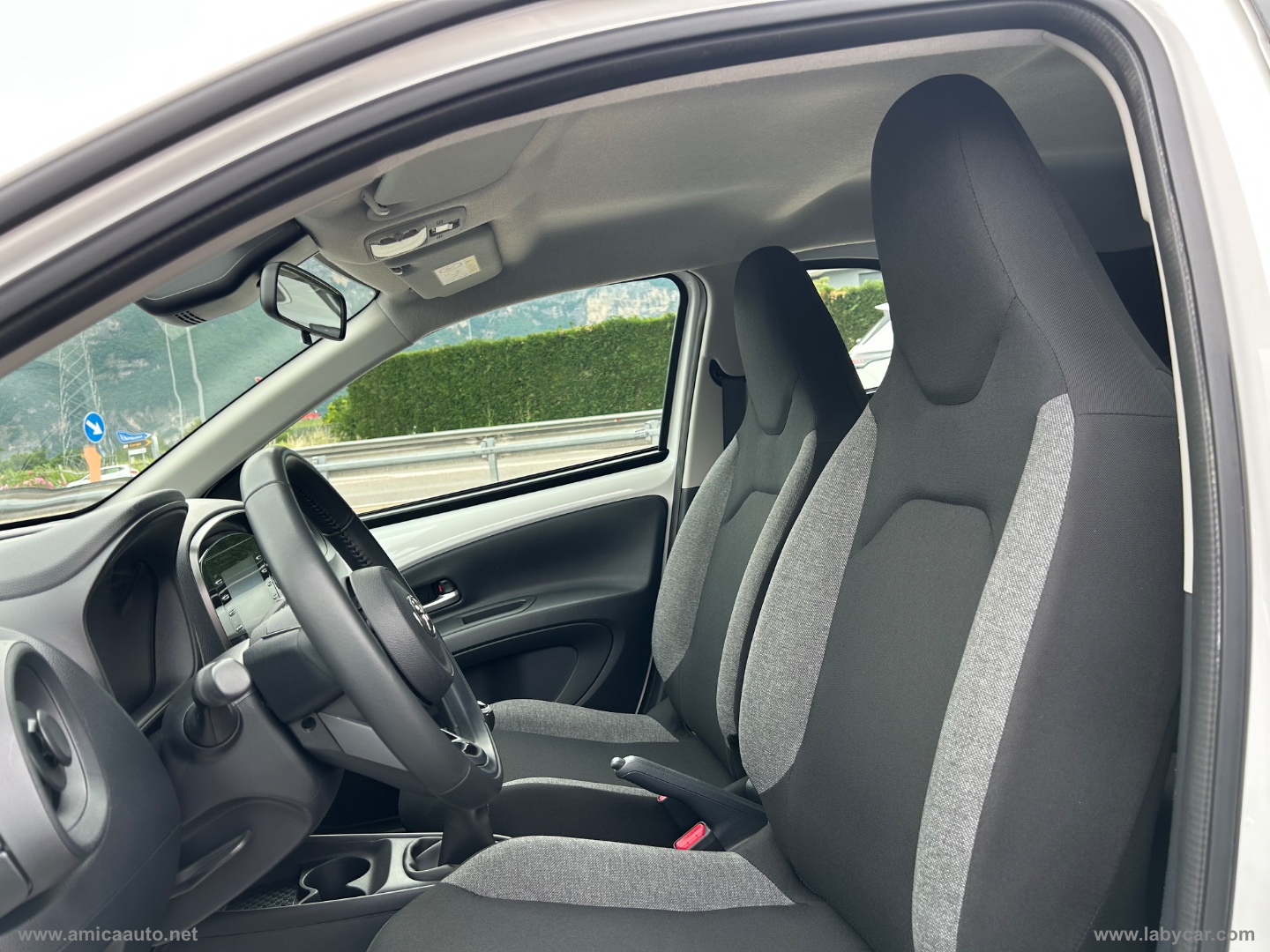 Aygo X 1.0 VVT-i 72 CV 5p. Active - immagine 13