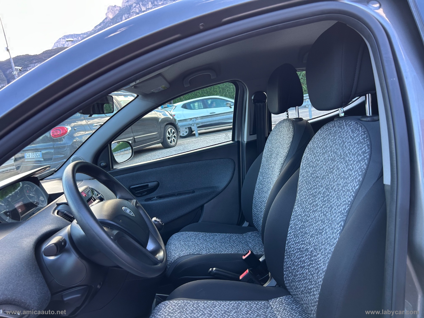 Ypsilon 1.2 69 CV 5p. S&S Elefantino Blu - immagine 13