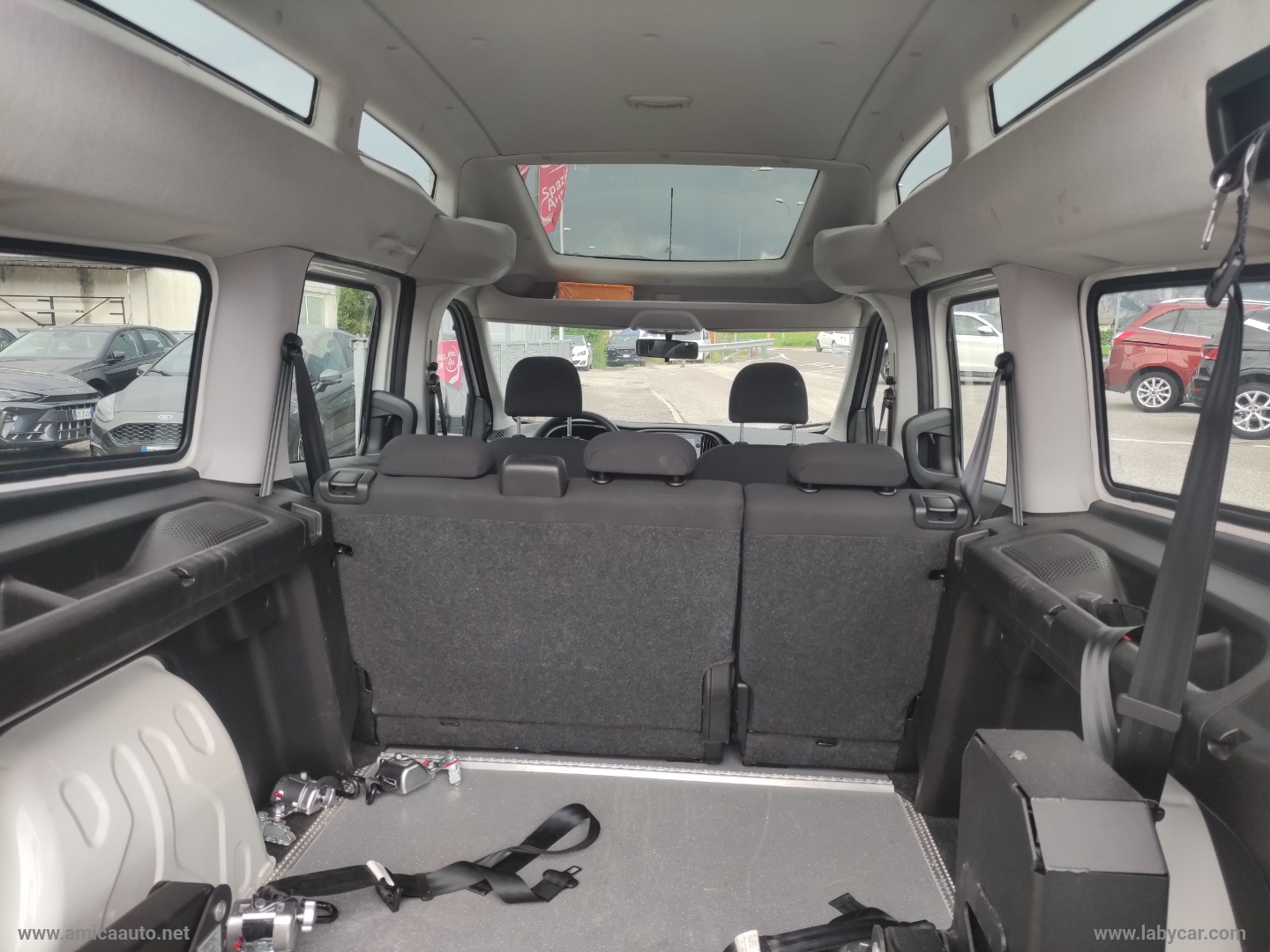 Doblò 1.6 MJT 120 PL Combi Maxi Loun. TETTO ALTO CON PEDANA POST. PER OSPITI DISABILI - immagine 13