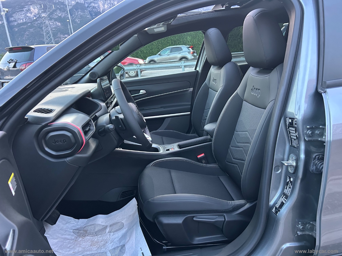 Avenger 1.2 Turbo 110CV e-Hybr. Summit VERNICE BICOLORE GRIGIO GRANITE/TETTO NERO - immagine 13
