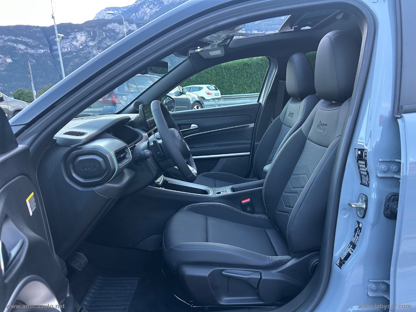 Avenger 1.2 Turbo 110CV e-Hybr. Summit VERNICE BICOLORE GRIGIO STORM/TETTO NERO - immagine 13