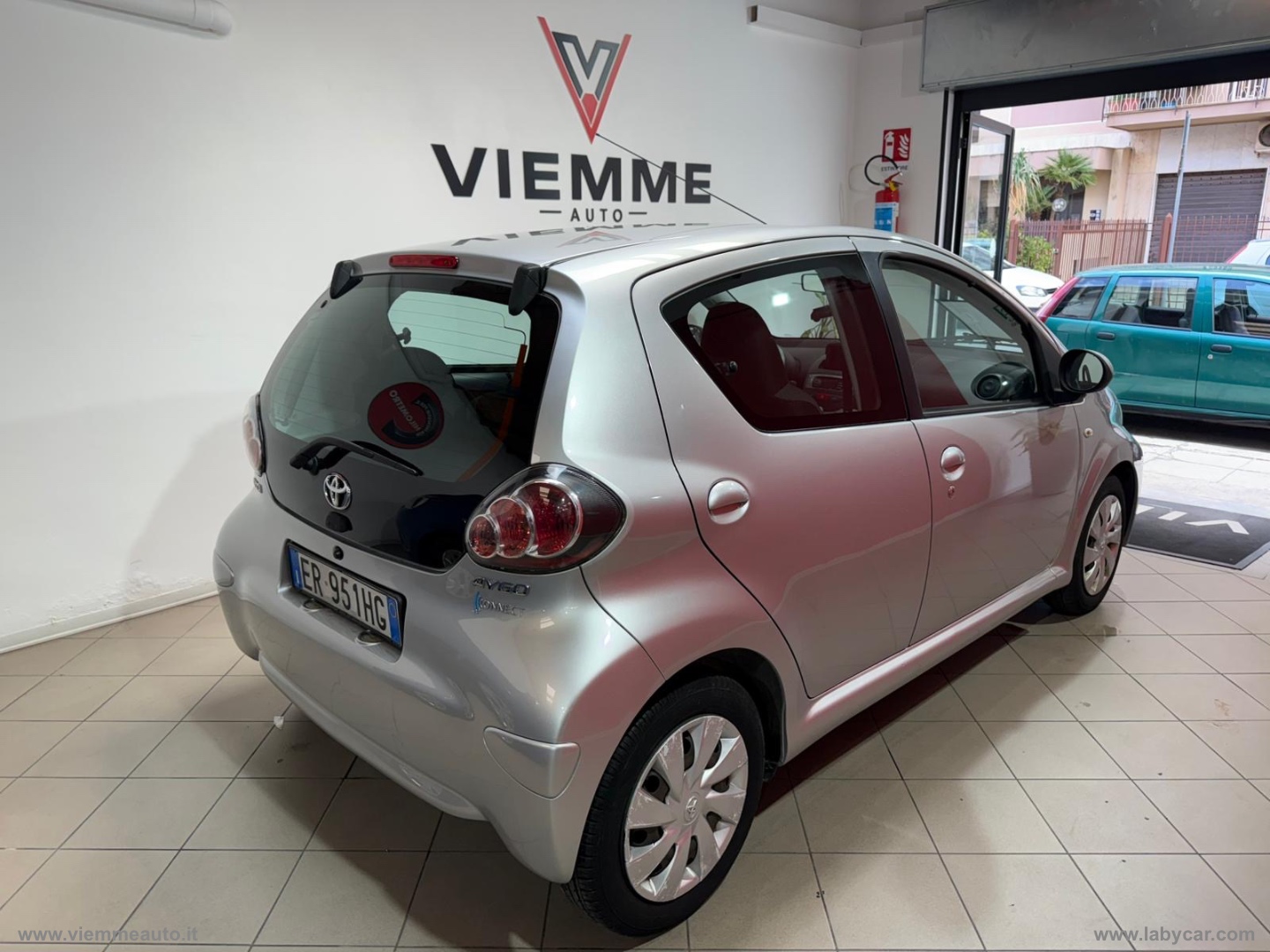 Aygo 1.0 12V VVT-i 5p. Lounge Connect - immagine 13