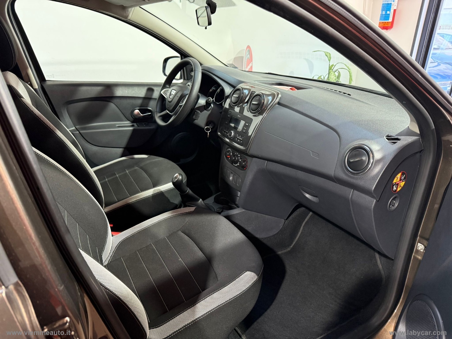 Sandero Stepway 1.0 SCe 75CV Access - immagine 13