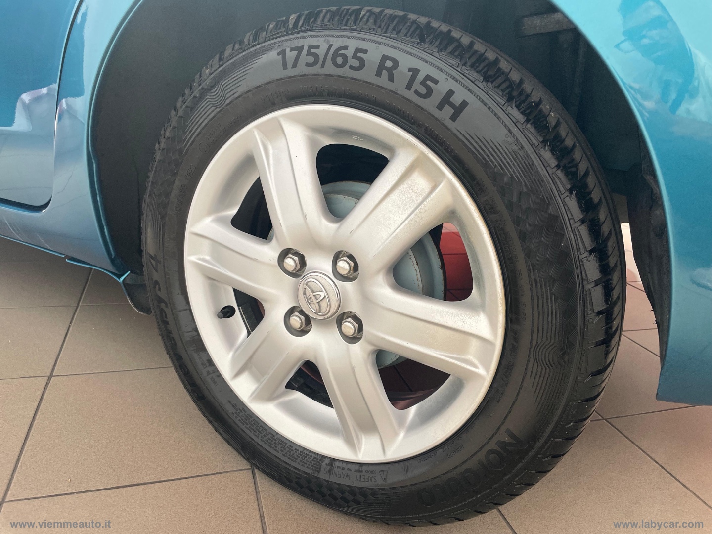 Yaris 1.0 5p. Active - immagine 13
