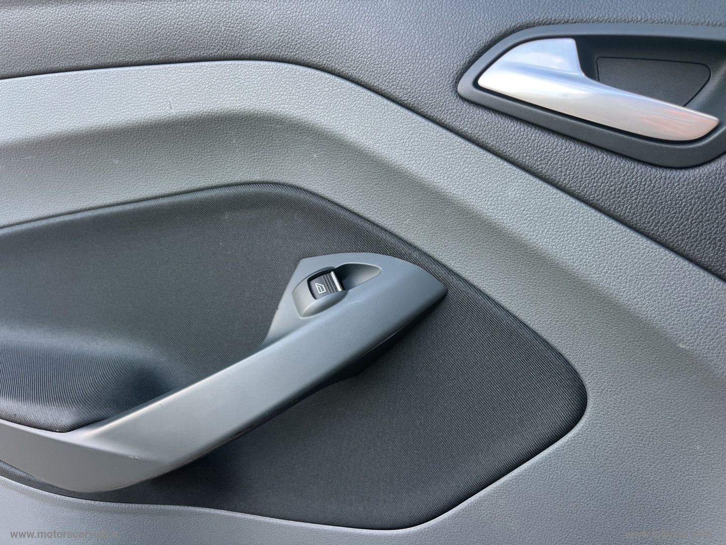 C-Max 1.6 120 CV GPL Titanium - immagine 13