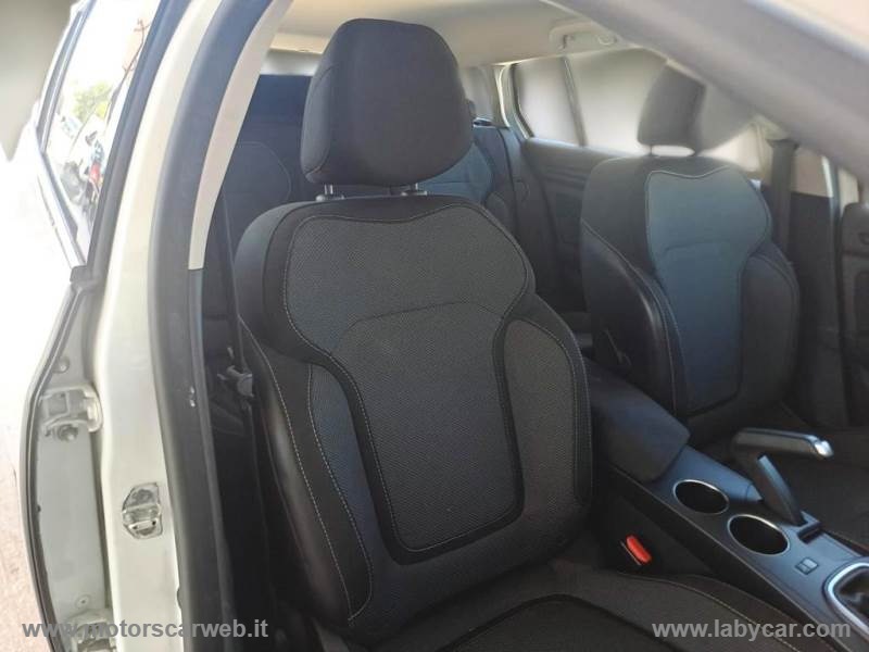 Mégane Sporter Blue dCi 115 CV Business - immagine 13