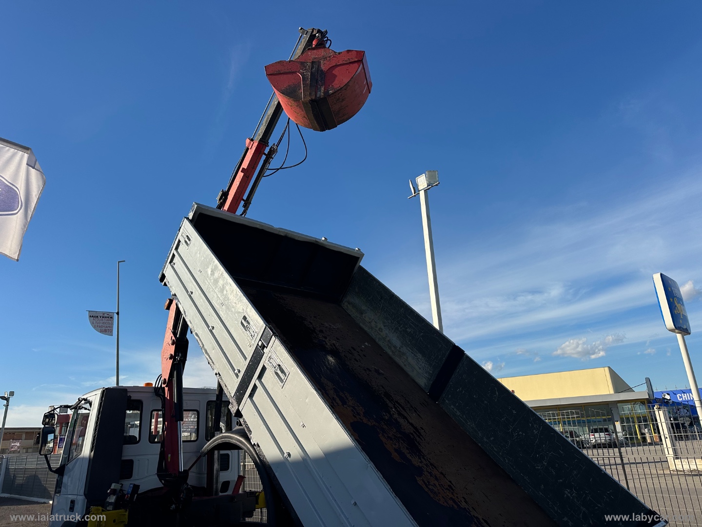 EUROCARGO TECTOR 75E15 RIBALTABILE CON GRU-PINZA ROTANTE - immagine 13