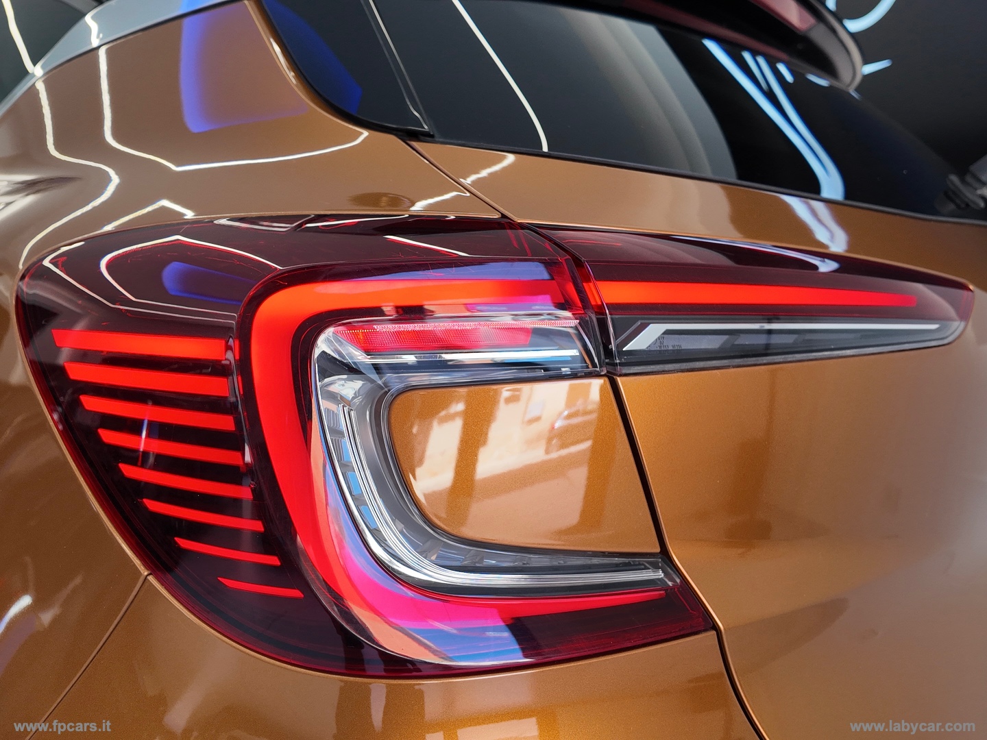 Captur Pl.-in Hybr. E-Tech 160 Init.Par. - immagine 13