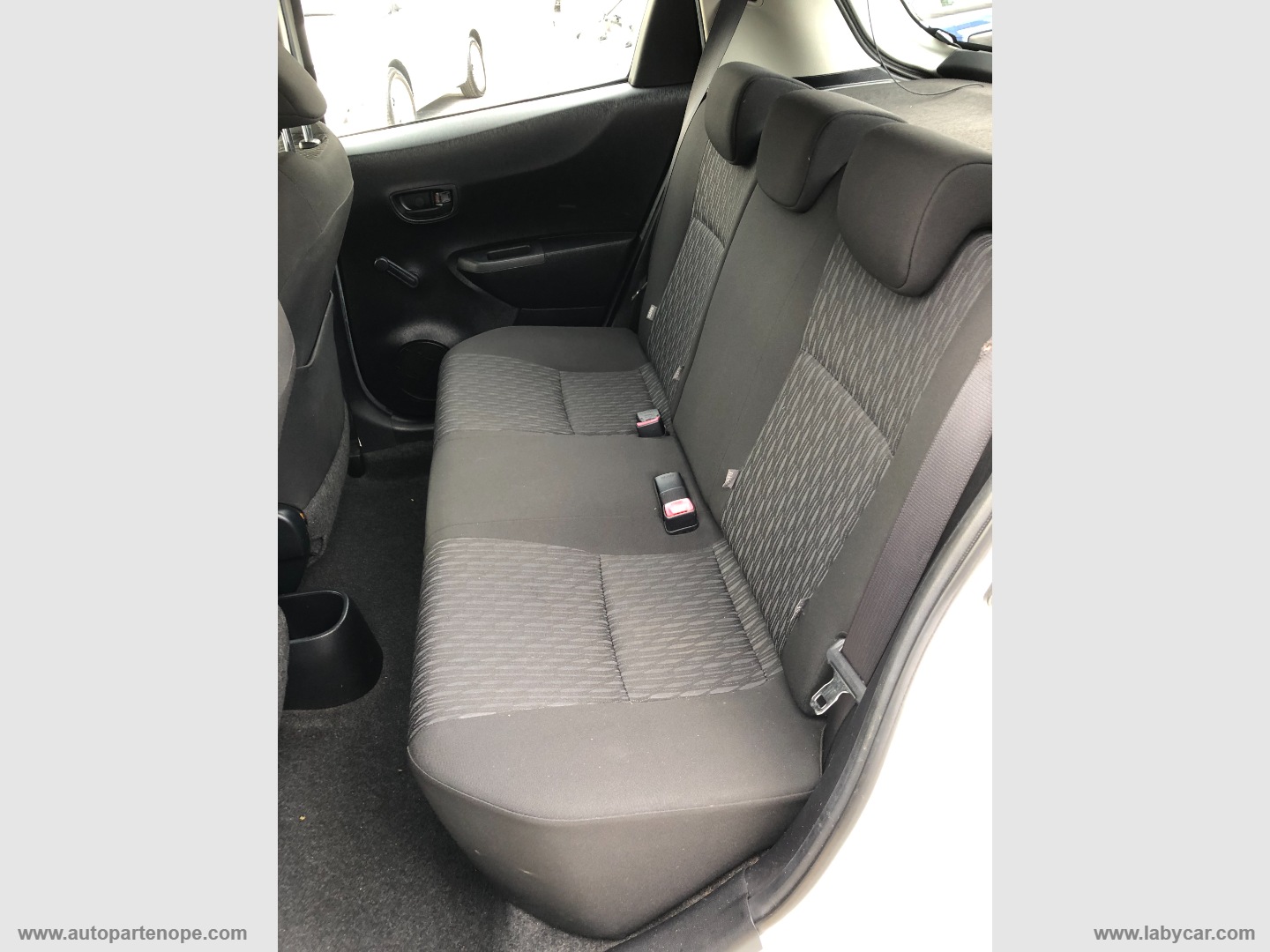 Yaris 1.0 5p. Active - immagine 13